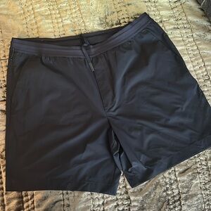 Banana Republic Men’s nylon active shorts XL